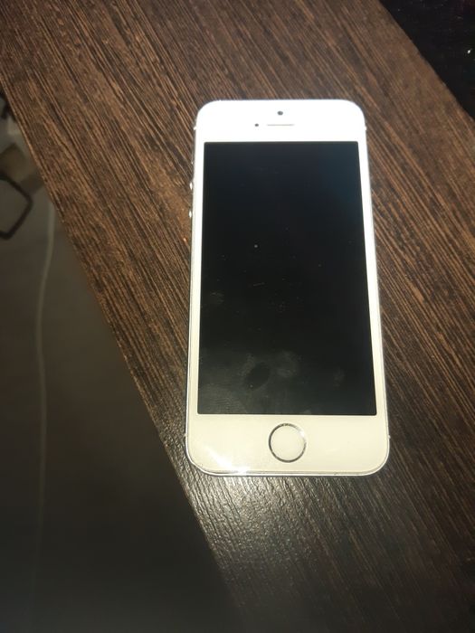 Apple 5s, 5c и самсунг j2