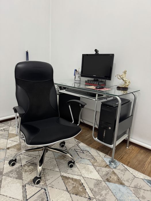 Срочно продам компьютерный стол + кресло