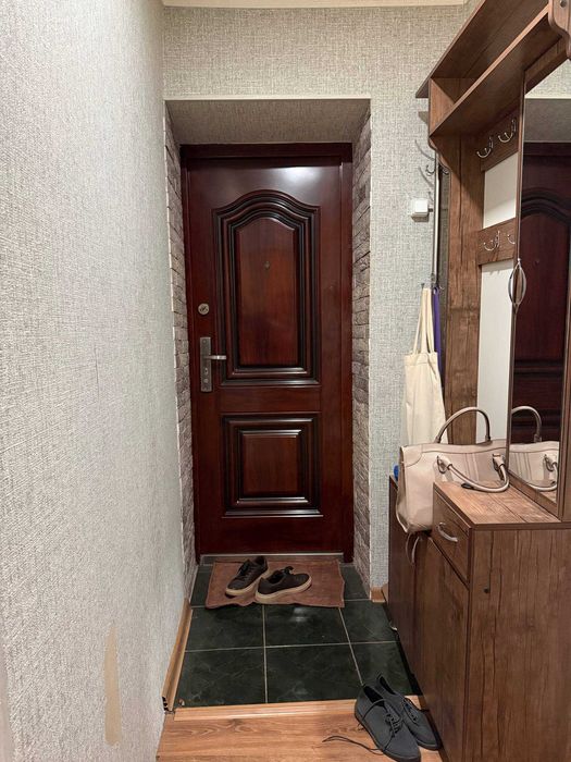 Новомосковская, институт IDU, кафе Вечер и Бон, 2/2/5, кирпич, 54 метр