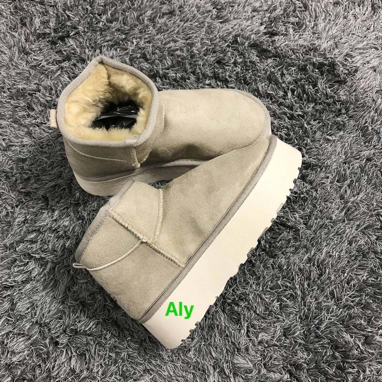 Ugg-uri model nou