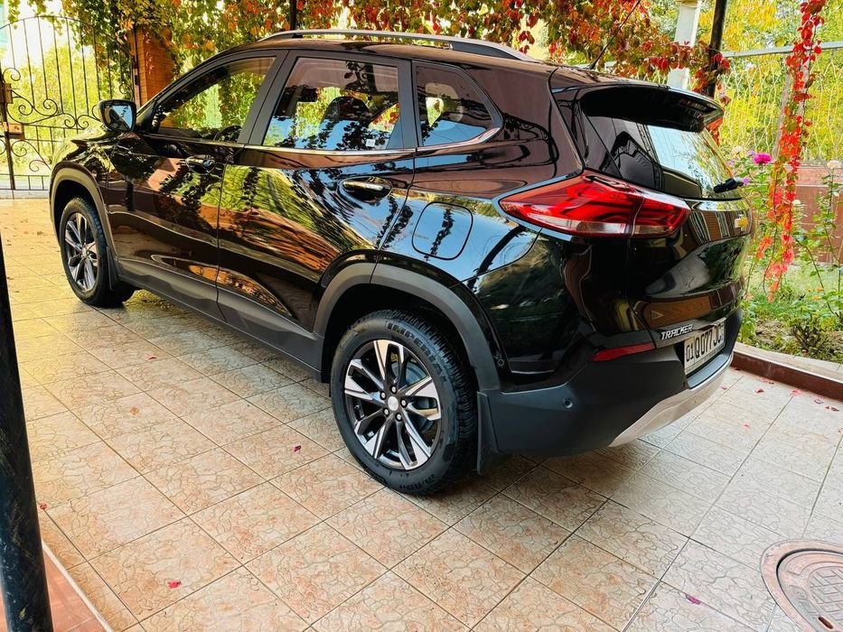 Tracker 2 premier sotiladi