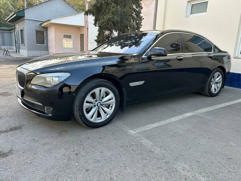 BMW 740 i.