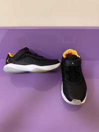 Jordan AIR 11 CMFT LOW - black/yellow