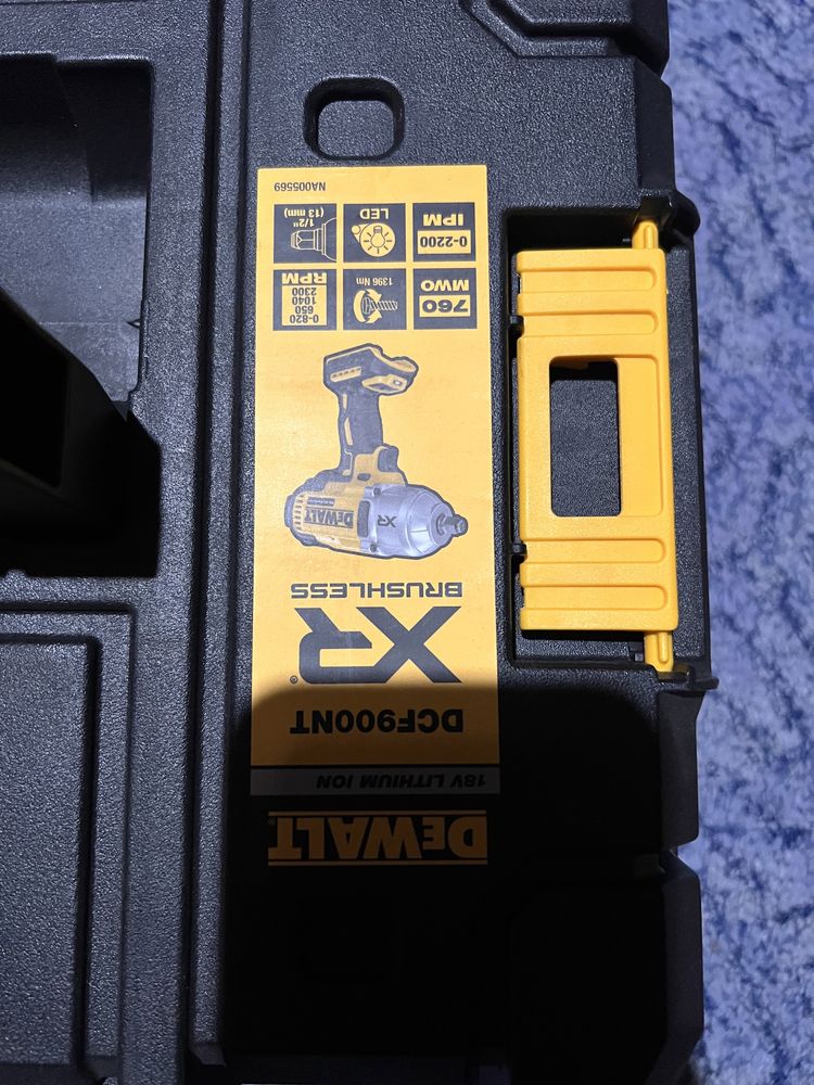 Продаётся гайковёрт Dewalt DCF 900NT