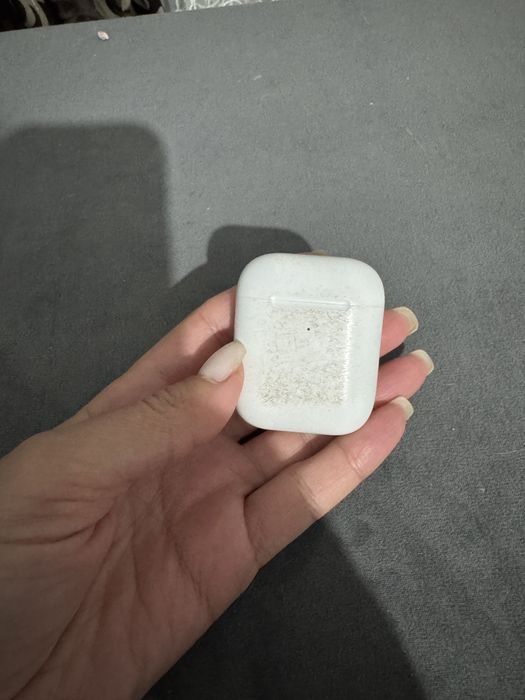 продам наушники Apple airpods