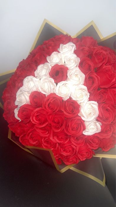 Buchet de trandafiri din sapun cu initiala A