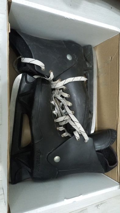 Продам коньки "Динамо"