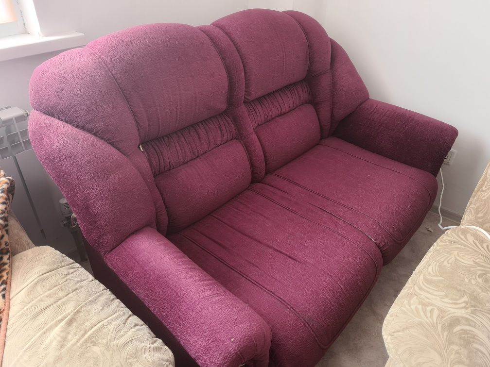 Диван и кресло фиолетовые