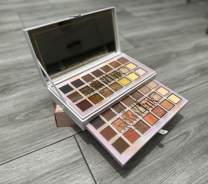 Paleta fard ochi PLouise noua