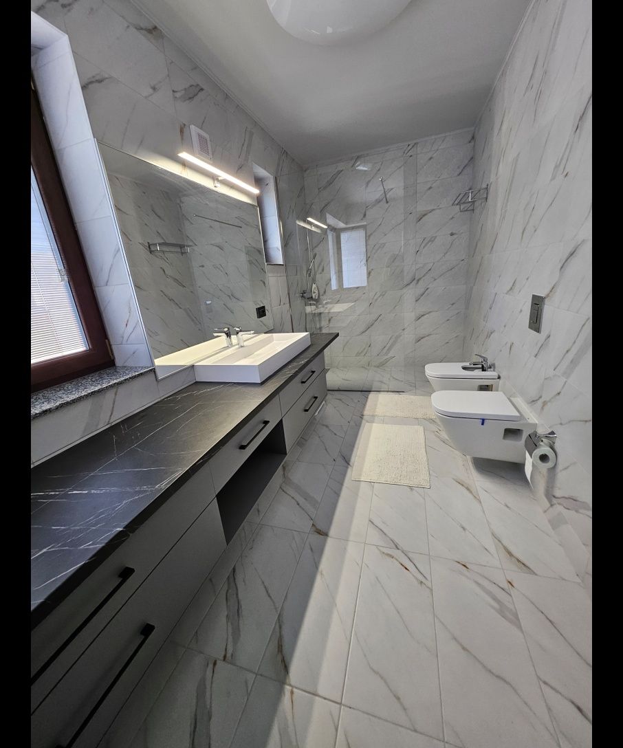 Casa de vanzare "la cheia'  în regim duplex