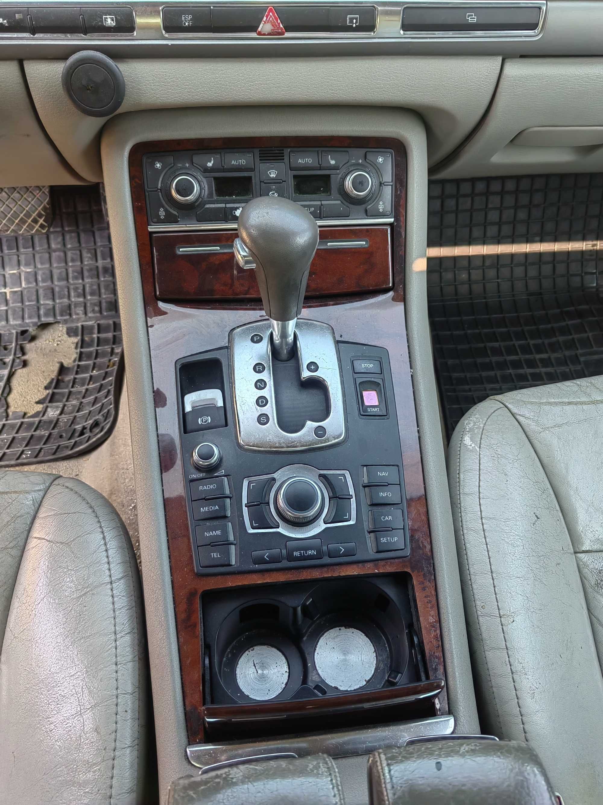 Audi A8 D3 4.2i 335 кс. На части BFM