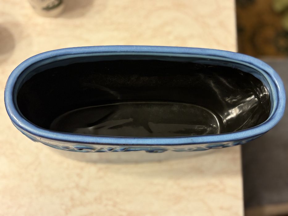 Ghiveci oval albastru de ceramica cu modele