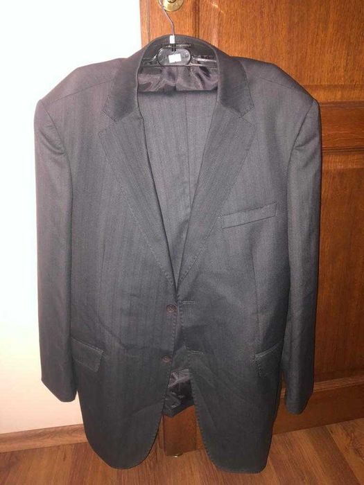 Vand costum Giorgio Armani 100% lana,negru,marimea 58.