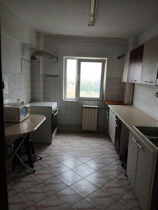 Inchiriez apartament 3 camere