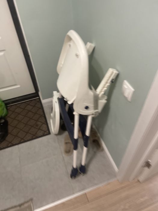 Отдам даром детское кресло