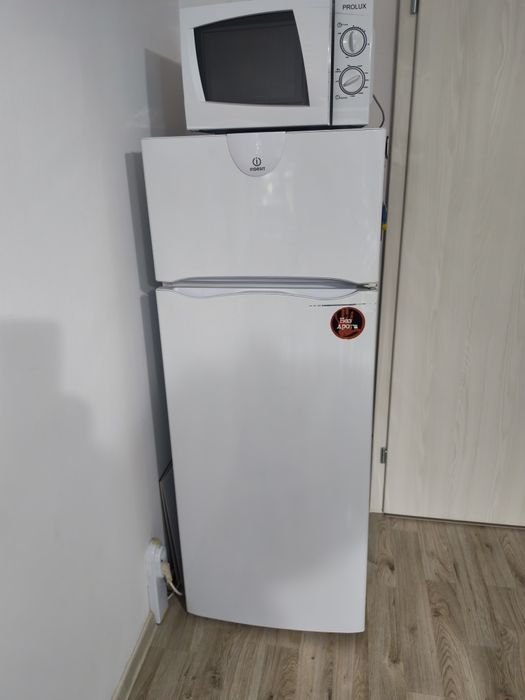 INDESIT Хладилник с горна камера