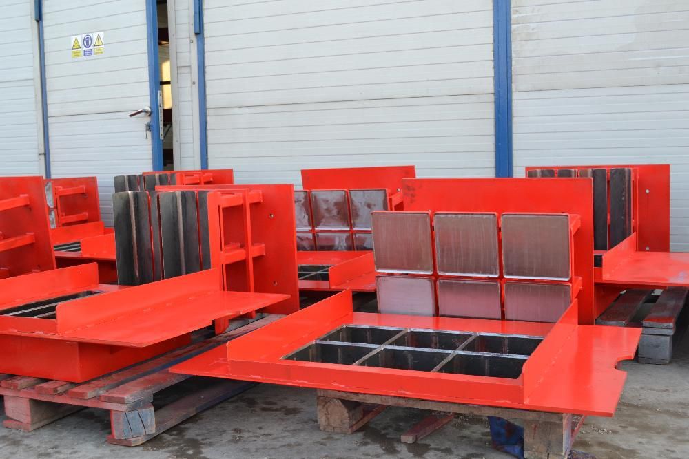 Masina/ Presa/ Vibropresa pavele, borduri, boltari Speed 910 Automat