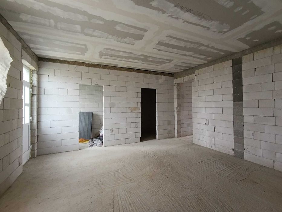 persoana fizica ofer :  Rezidență Elegantă cu Oportunități Uimitoare