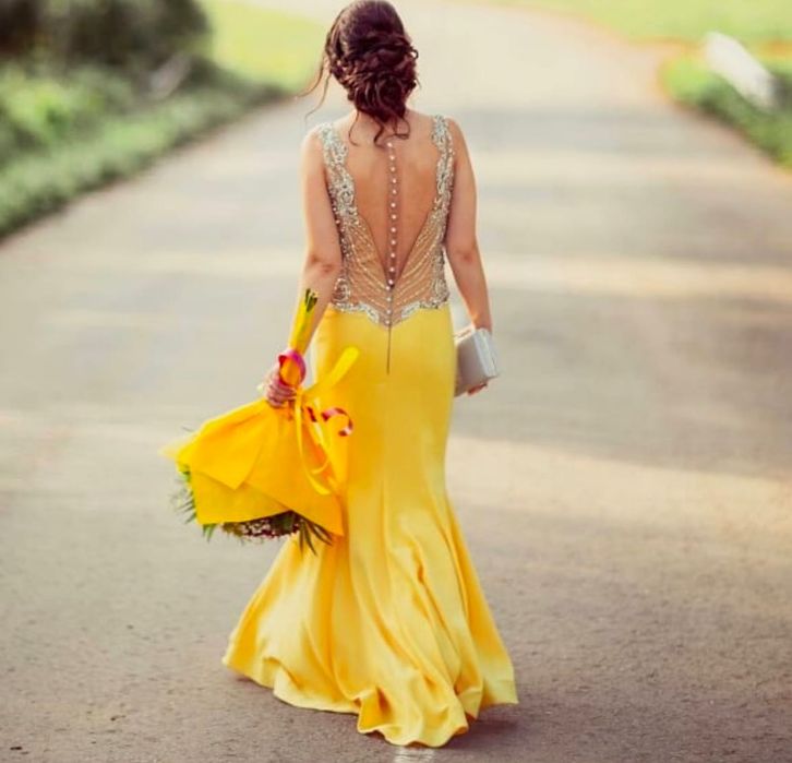 Бална рокля, код жълто