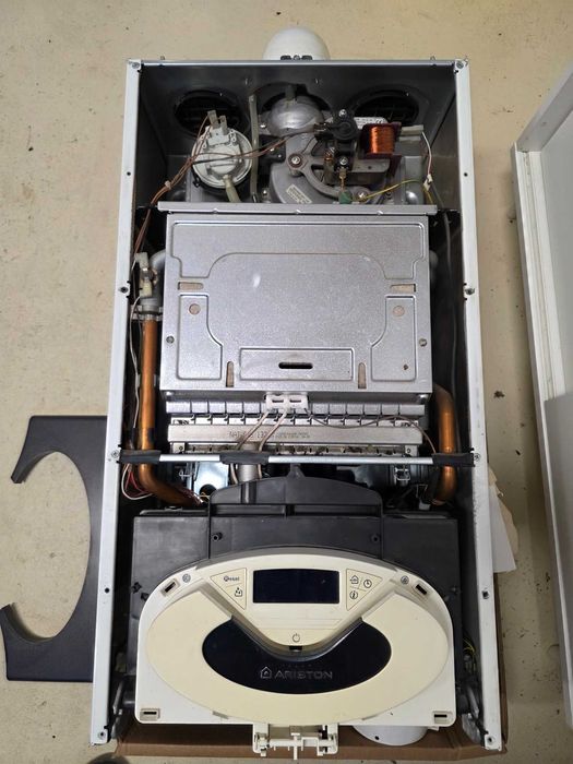 Centrala Ariston Genus 28ff