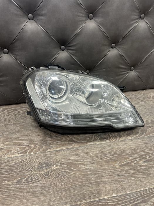 Mercedes w164 ML фейс десен фар фарове