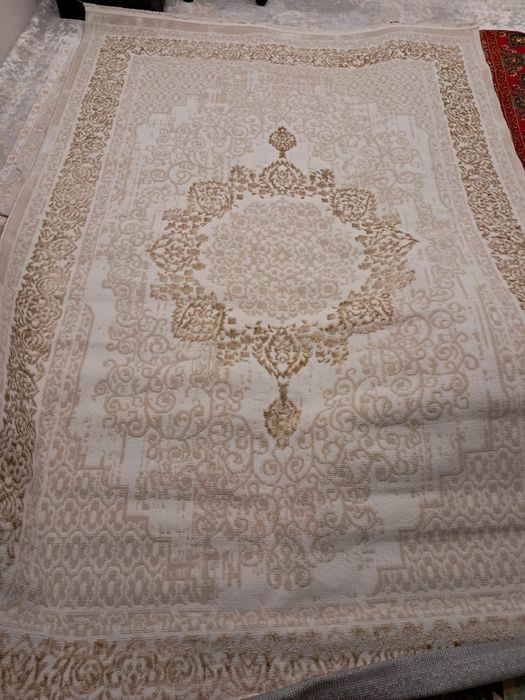 Ковер 2×3 новый светлый