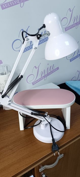 Лампа и подставка маникюрная