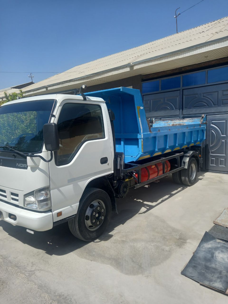 Isuzu srochna sotilasi