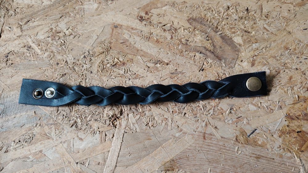 Brățări din piele naturala model unicat lucrate manual