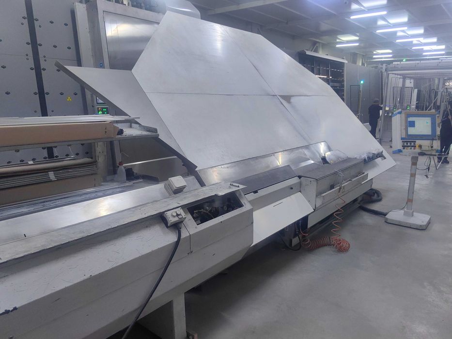 Машина Bystronic за огъване на дистанционери