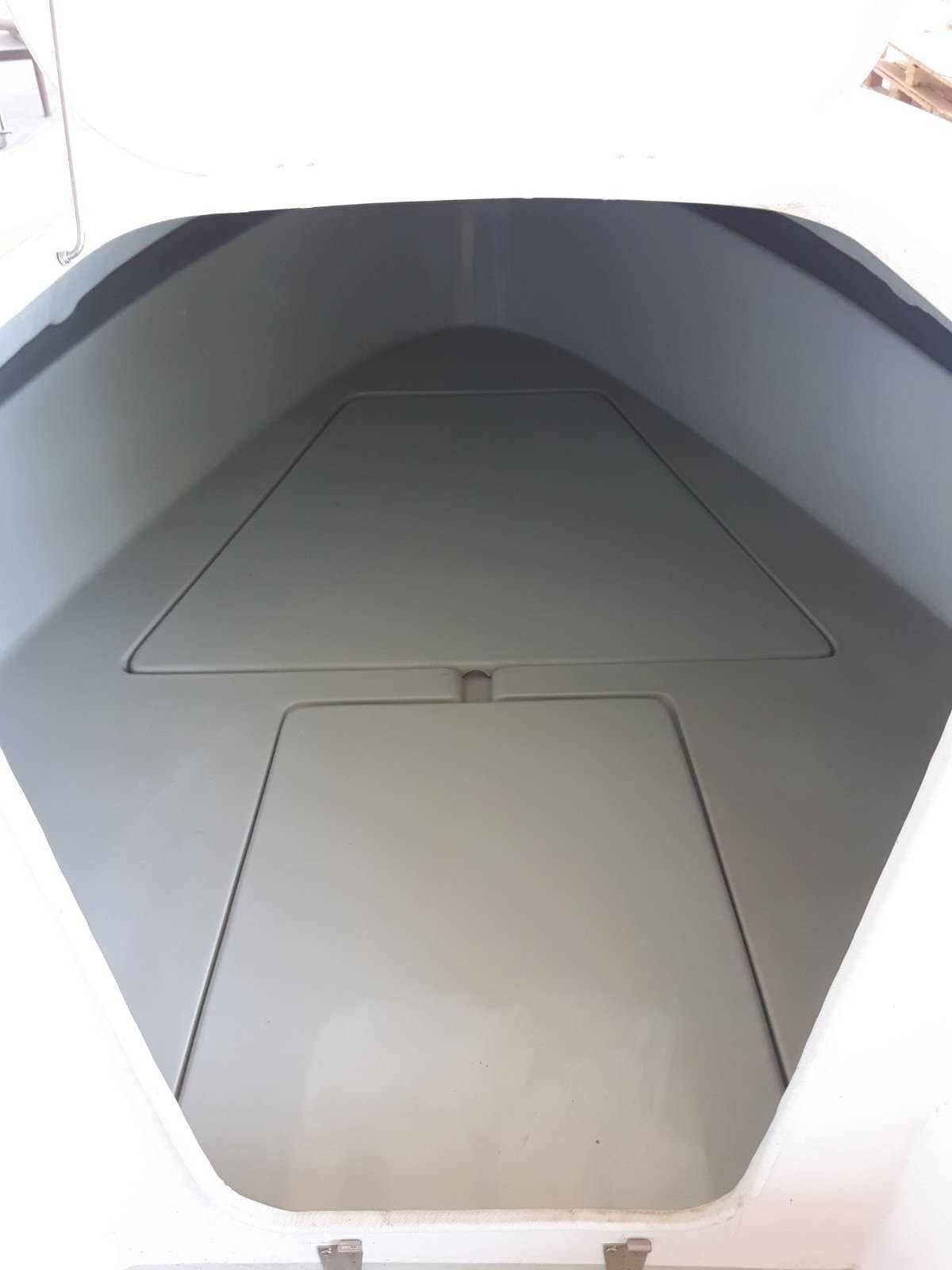Лодка от стъклопласт, 5м