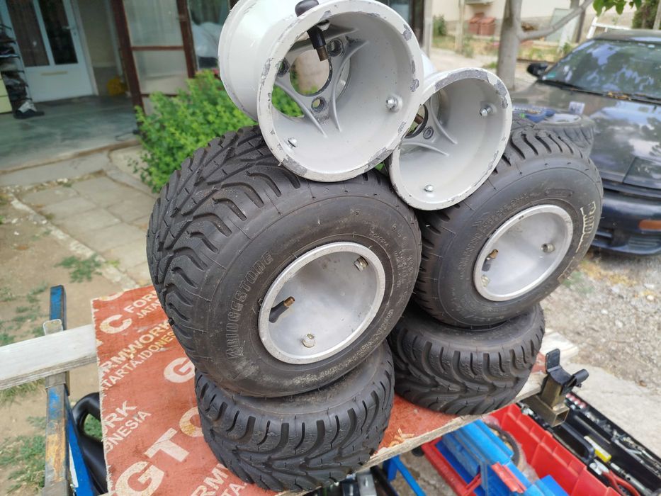 Гуми и джанти за картинг мокри