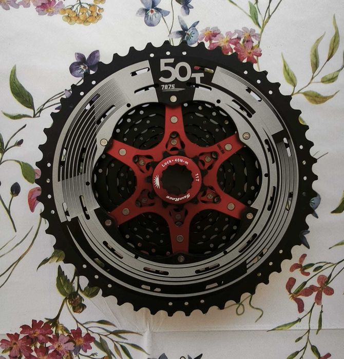 Vînd pinioane Sunrace CSMZ90, 11-50T, 12v, pentru transmisii SRAM!