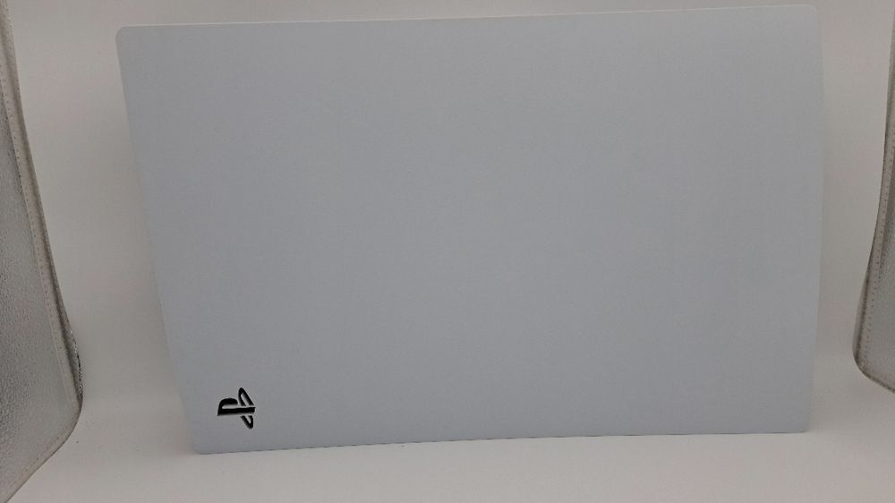 Ps5 in stare excelentă cu jocuri si cu 2 manete