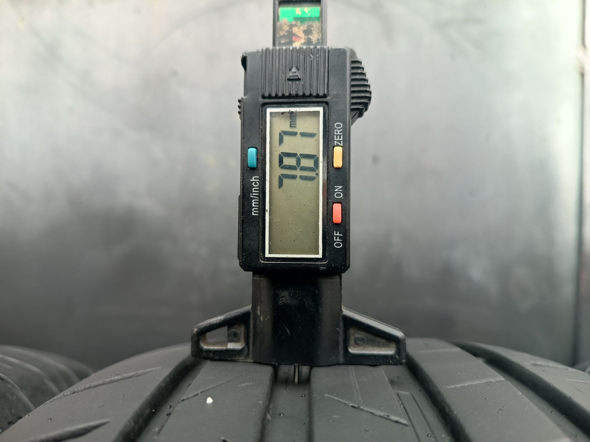205/55/16 Vredestein
