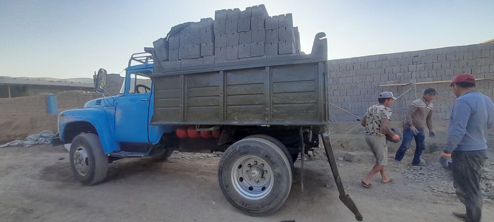 Zil 130 ural mator xolati yaxshk matorlari qilingan yurb turgan moshim