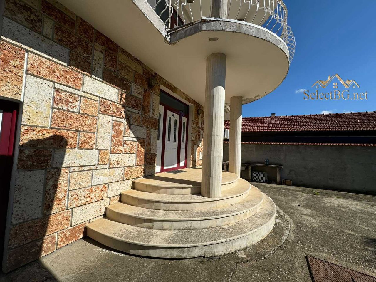 Продава се Къща в Лясковец - 496 кв.м за 505 €/кв.м - Снимка #17