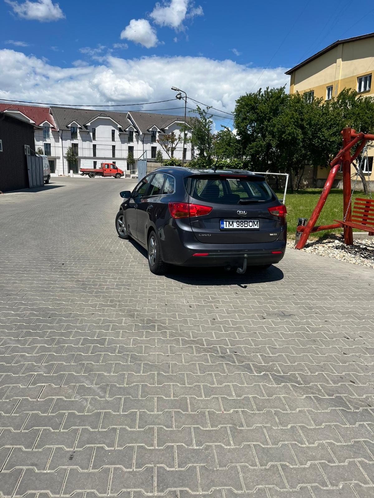 Vând Kia Ceed  motorizare 1.6 crdi.

-norma de poluare Euro 6