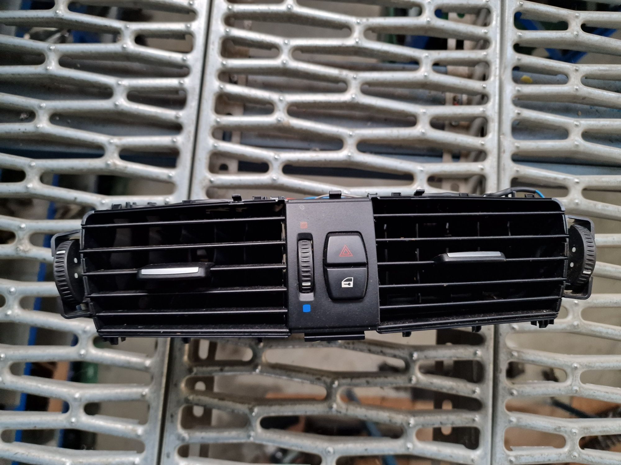 Grila centrala ventilatie habitaclu bmw x3 f25