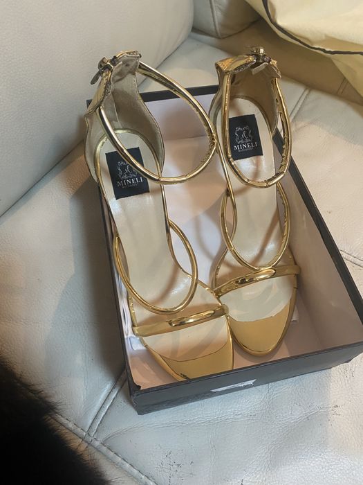 Sandale Mineli Boutique noi