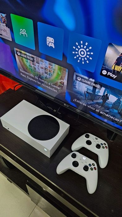 Xbox series s в идеальном состоянии + fc26