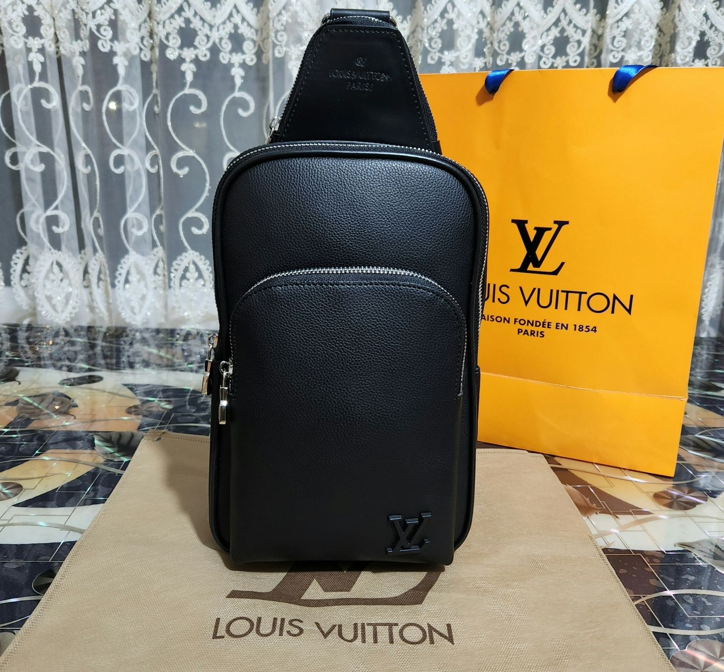 Мъжка чанта louis vuitton