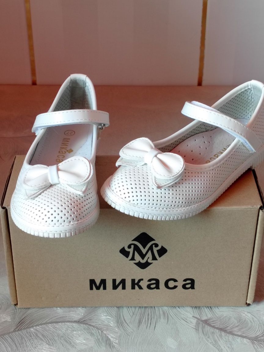Продам туфли на девочку.