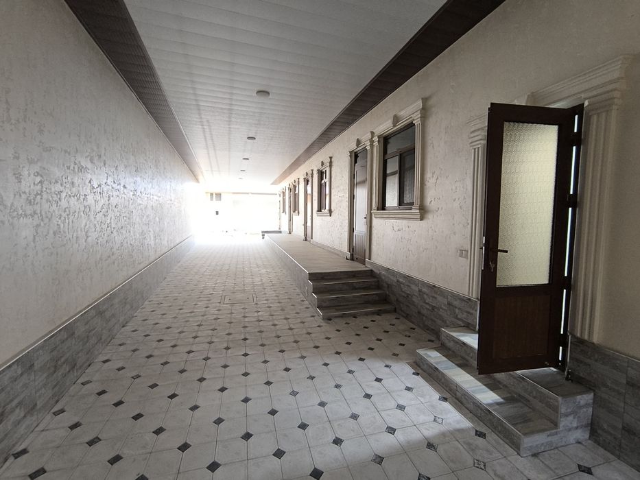 Продается участок с домом в городе Янгиюле.