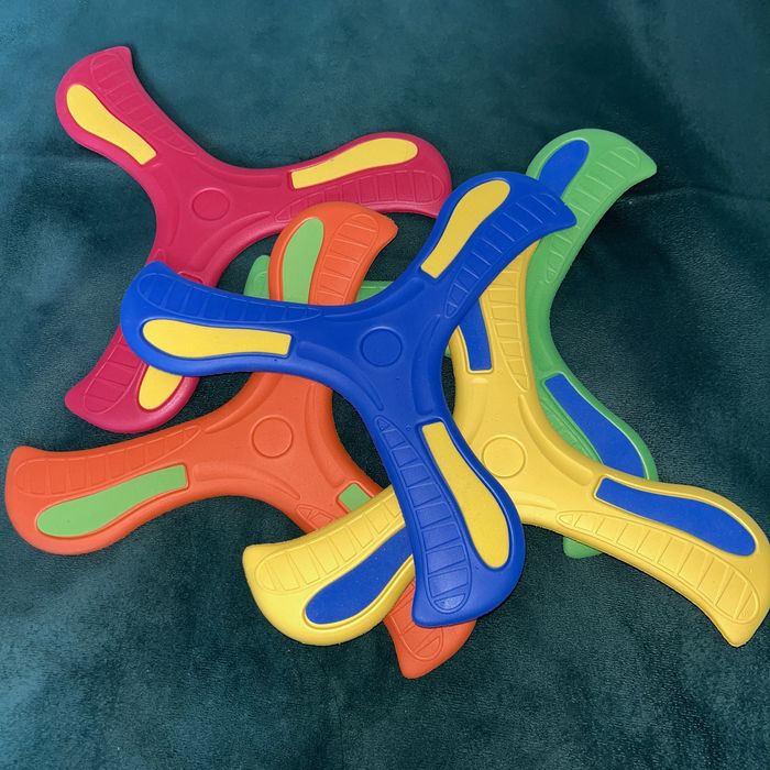 Легкий цветной бумеранг