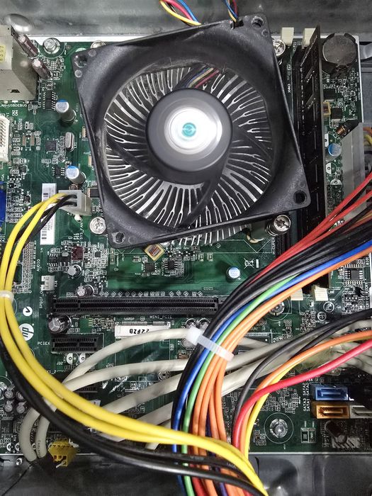 Продам комплект материнскую плату процесор оперативной памятью