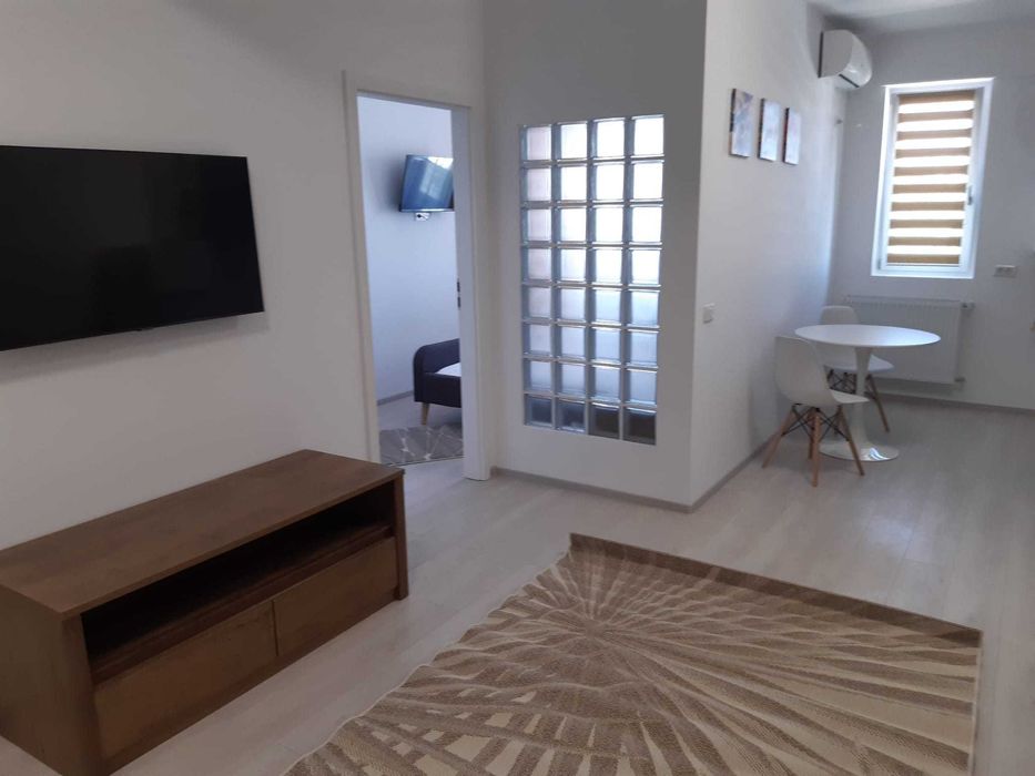 Proprietar, vand 2 apart la Q Residence, zona Palas