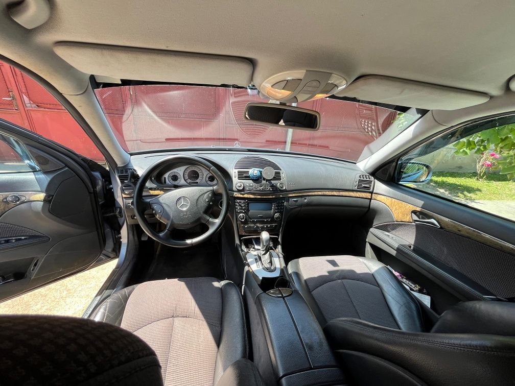 Mercedes E-Class W211 2.2 CDI Avantgarde • Automat • 150 CP