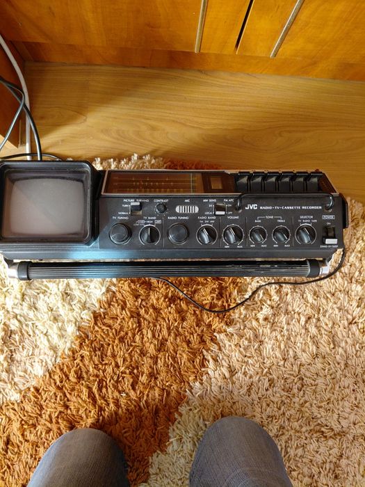 Radio TV casetofon JVC impecabil