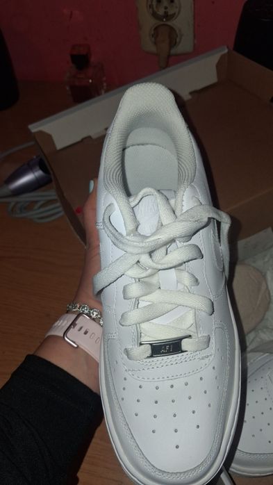 Vând adidasi Nike Air Force 1